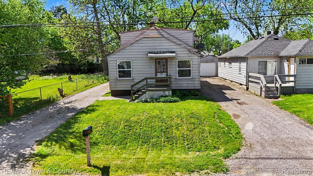 2062 E Schumacher Avenue Property Photo 23