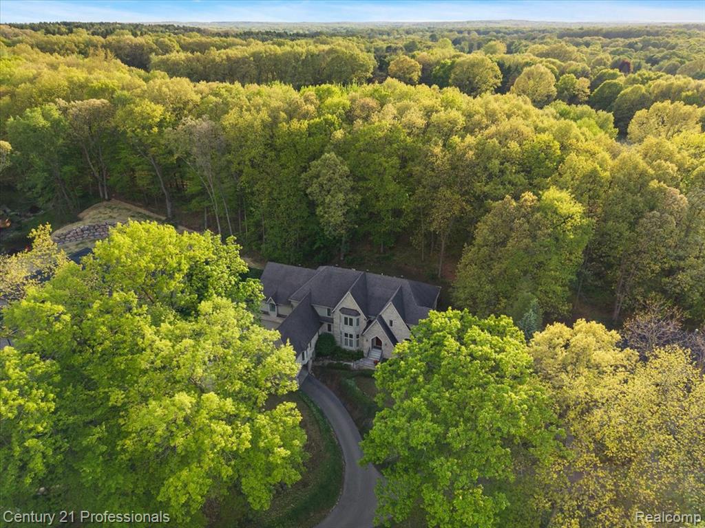 6705 College Park Drive Property Photo 2