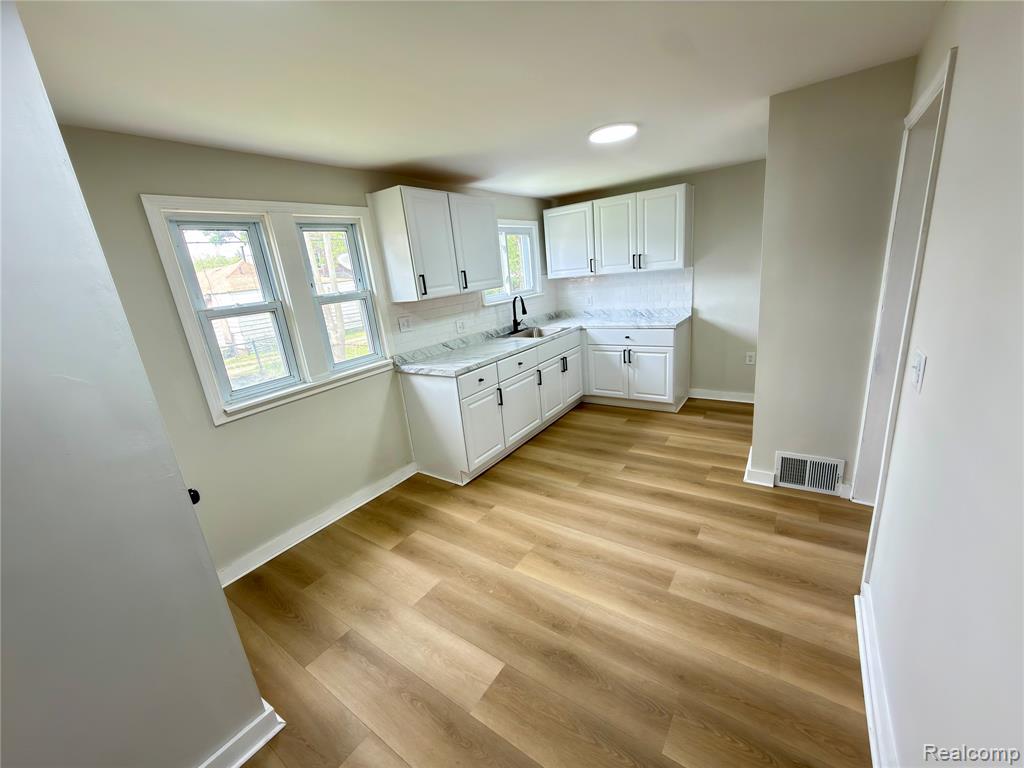 114 Pine Street Property Photo 6