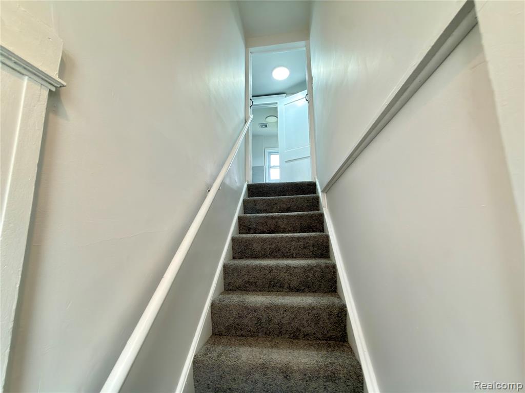 114 Pine Street Property Photo 9