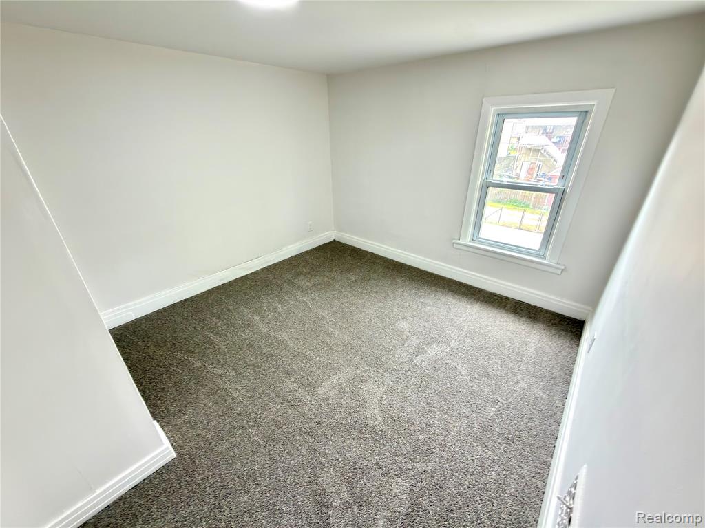114 Pine Street Property Photo 16