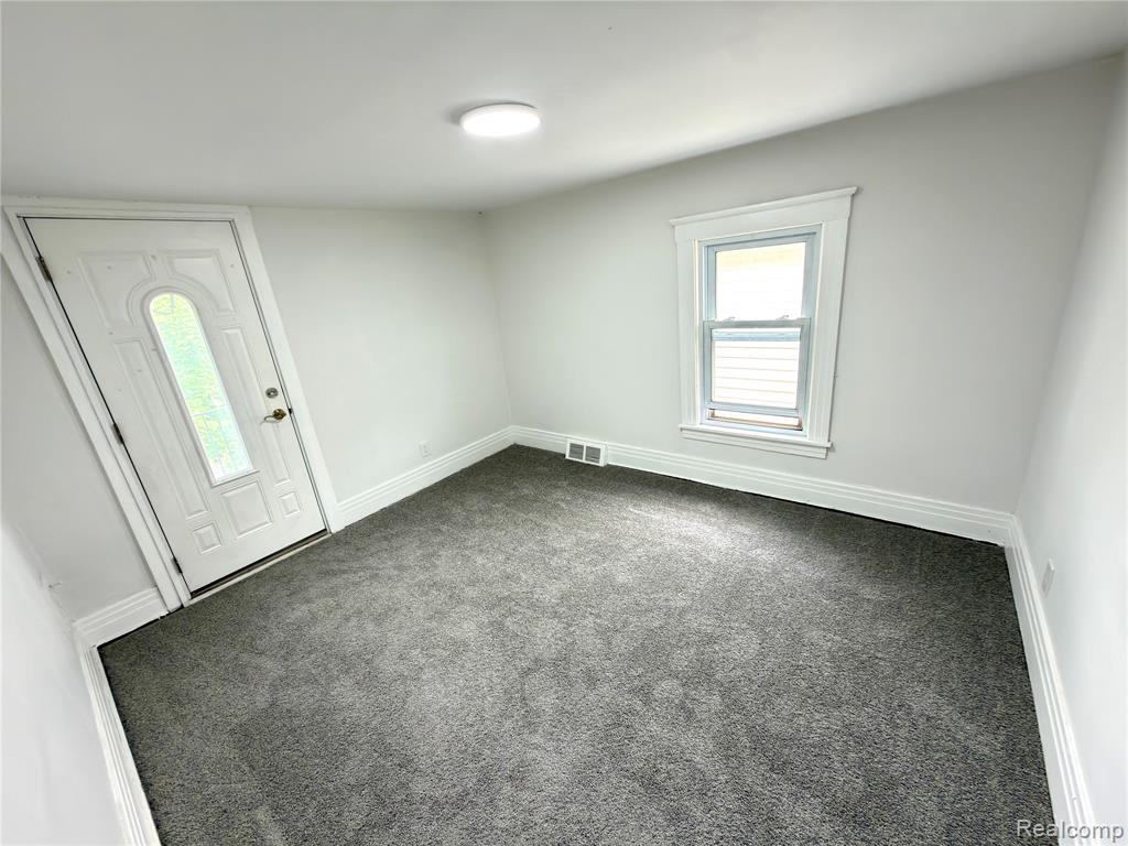 114 Pine Street Property Photo 18