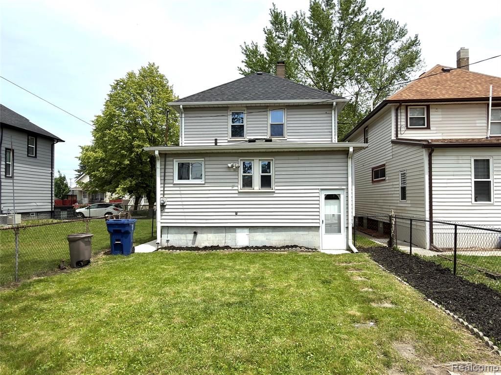 114 Pine Street Property Photo 22