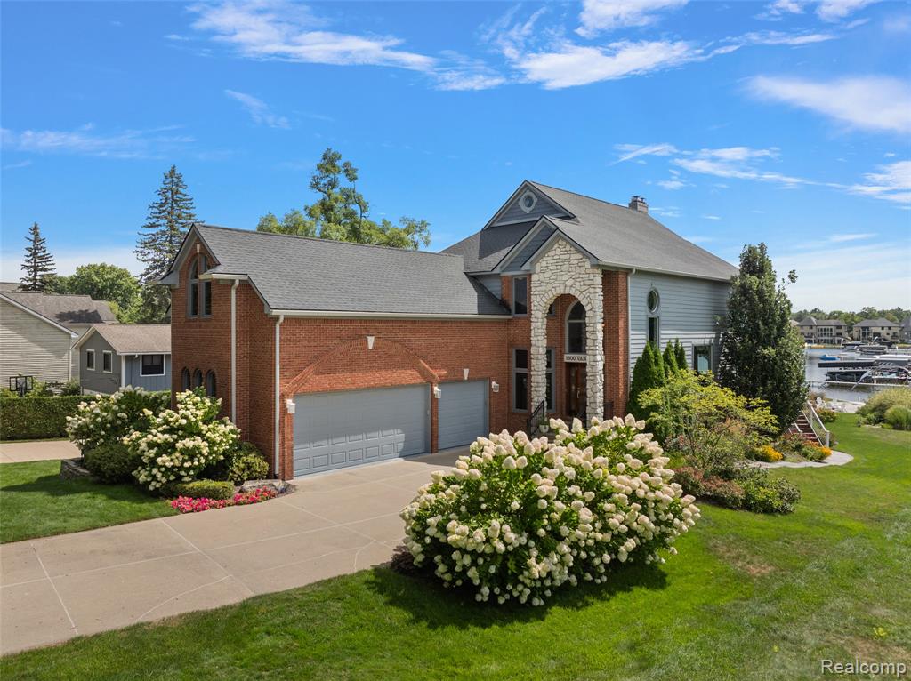 1600 Vanstone Drive Property Photo 2