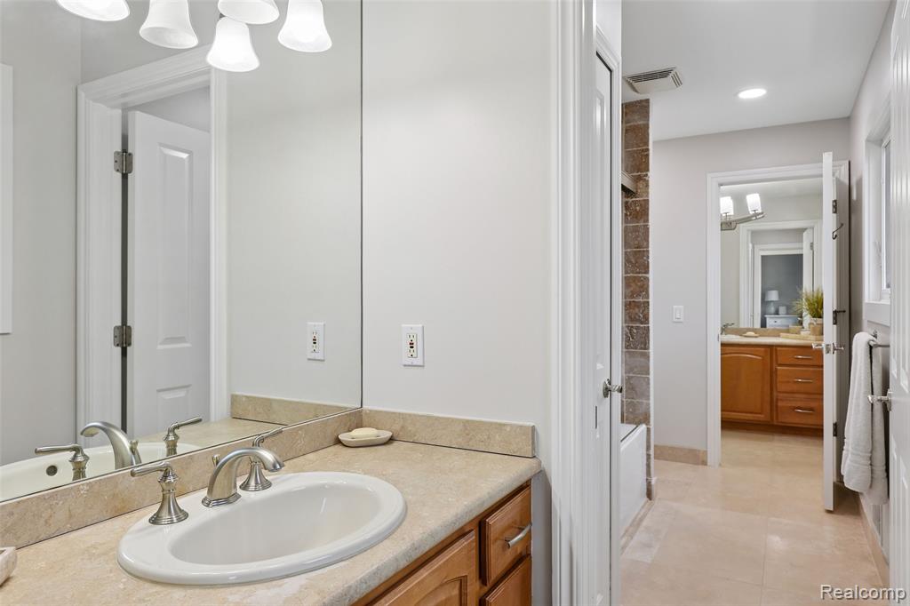 1600 Vanstone Drive Property Photo 21