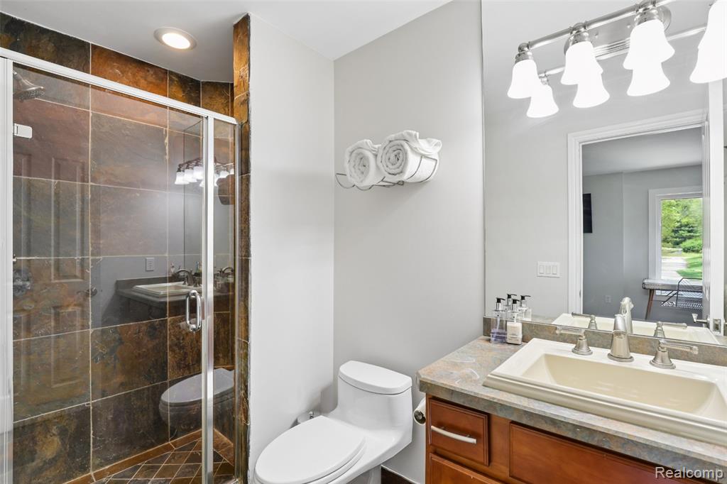 1600 Vanstone Drive Property Photo 31