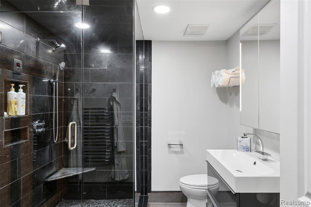 1600 Vanstone Drive Property Photo 40