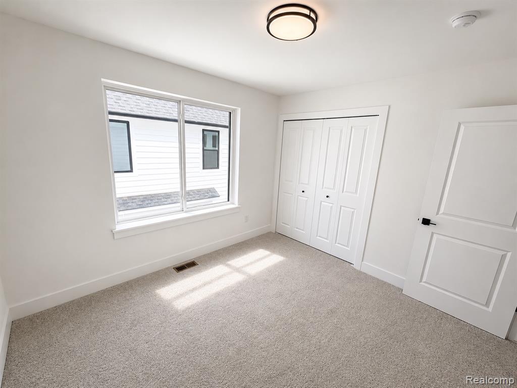 3153 Ellwood Ave. Property Photo 9