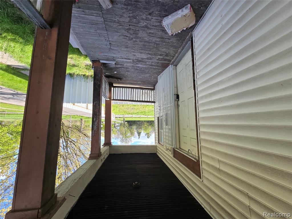 611 S 4th Avenue Property Photo 3