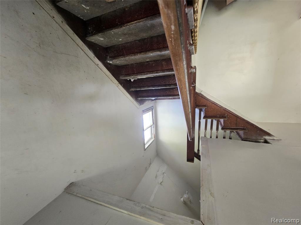 611 S 4th Avenue Property Photo 5