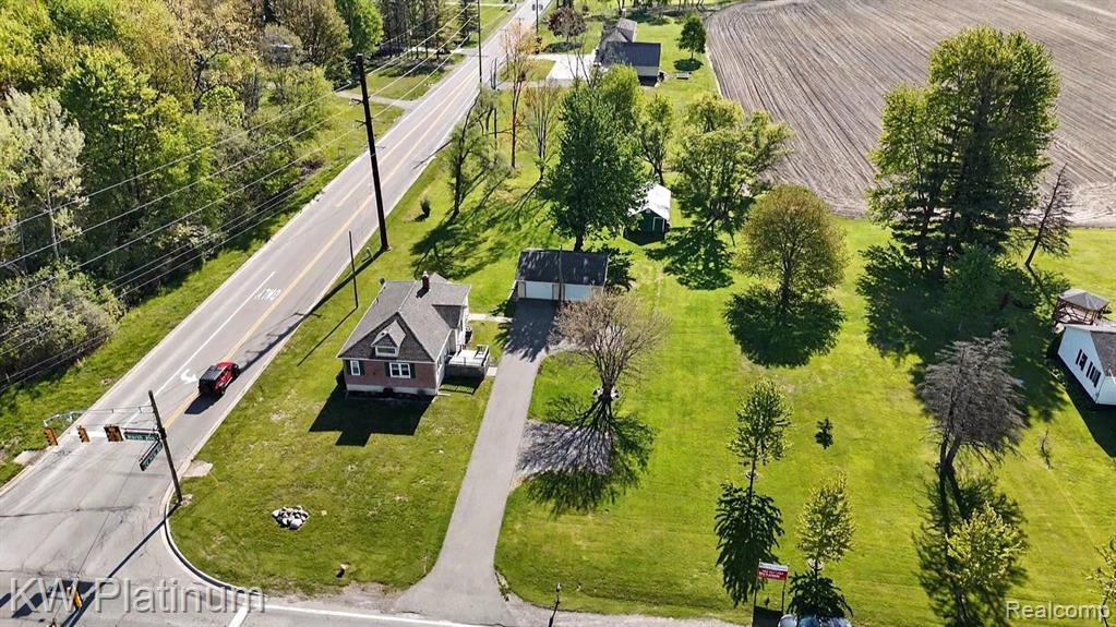 52900 North Avenue Property Photo 3