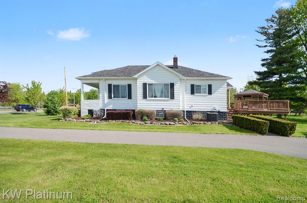 52900 North Avenue Property Photo 15