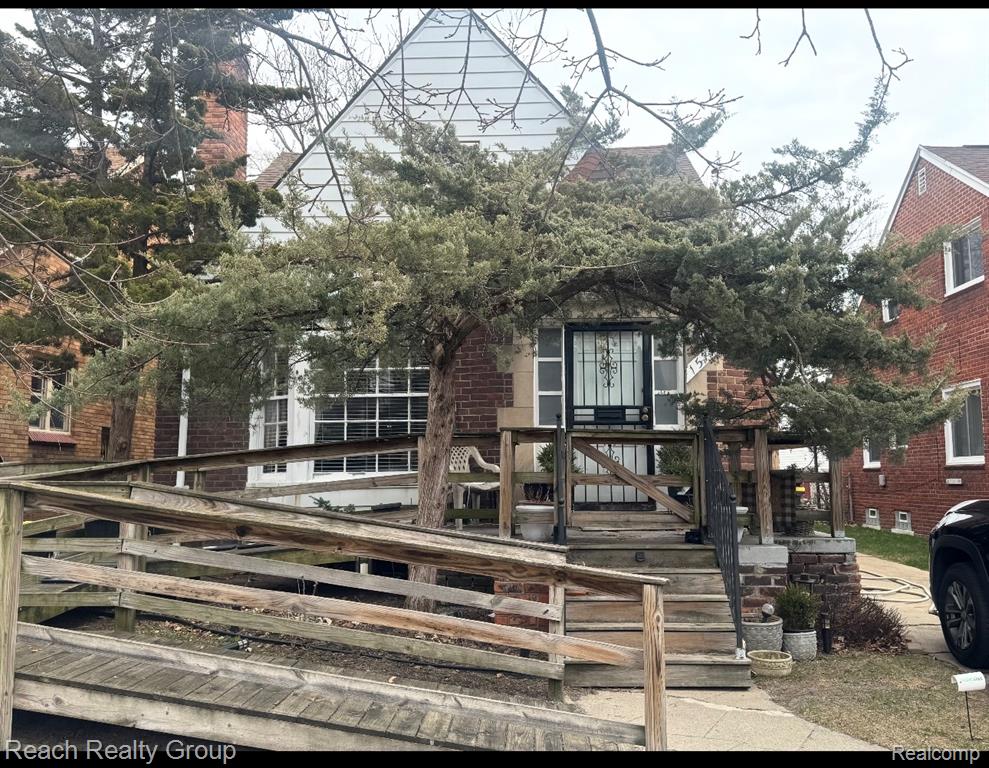 15710 WARD Street Property Photo 1