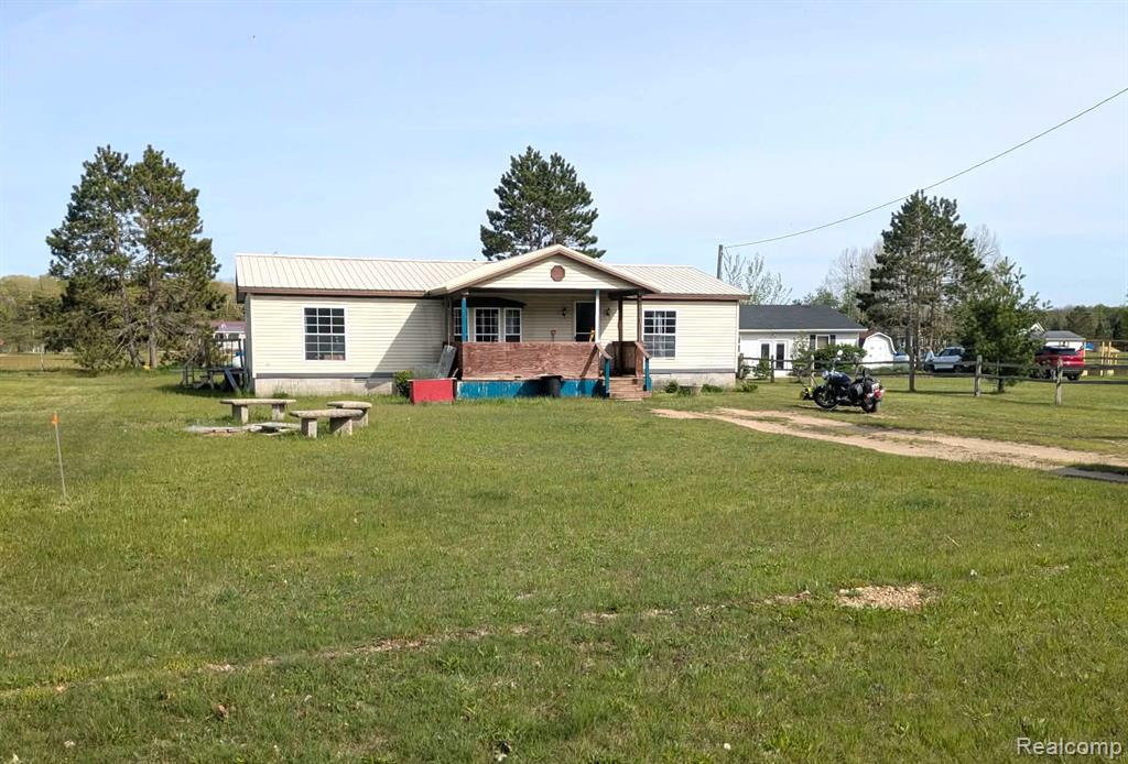 5554 N Sauble Lake Drive Property Photo 1