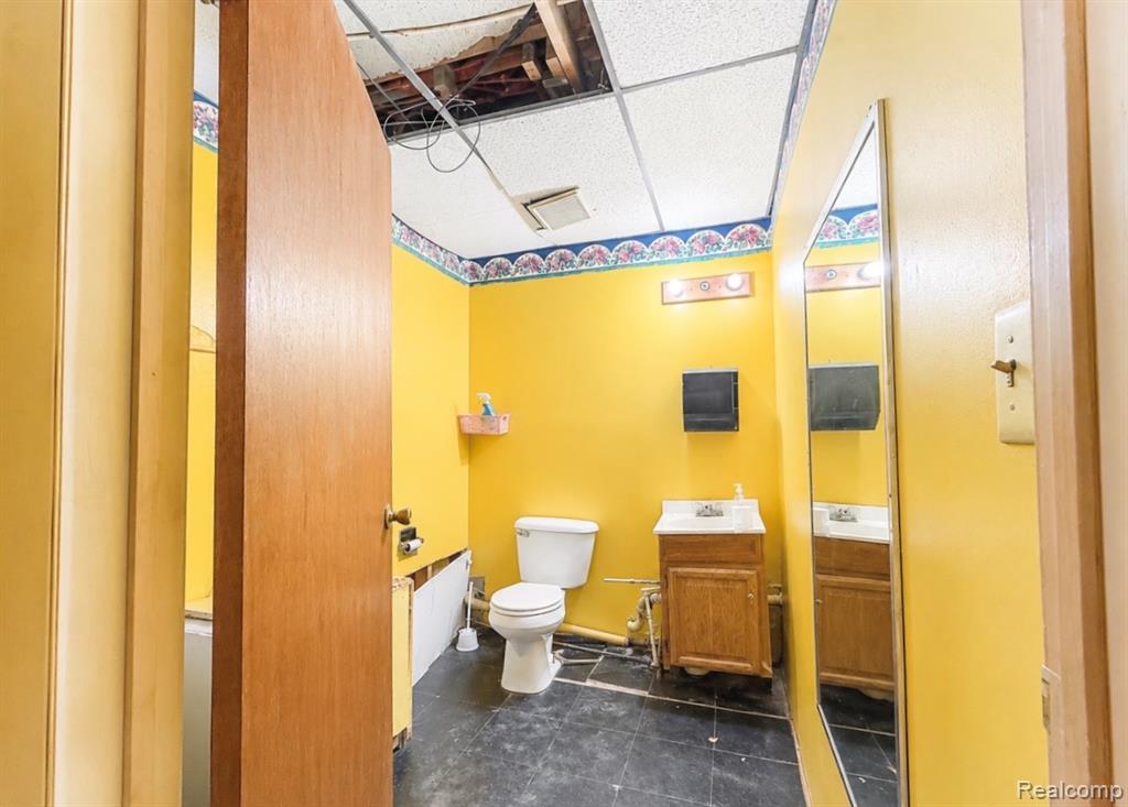 7759 Fenkell Street Property Photo 6