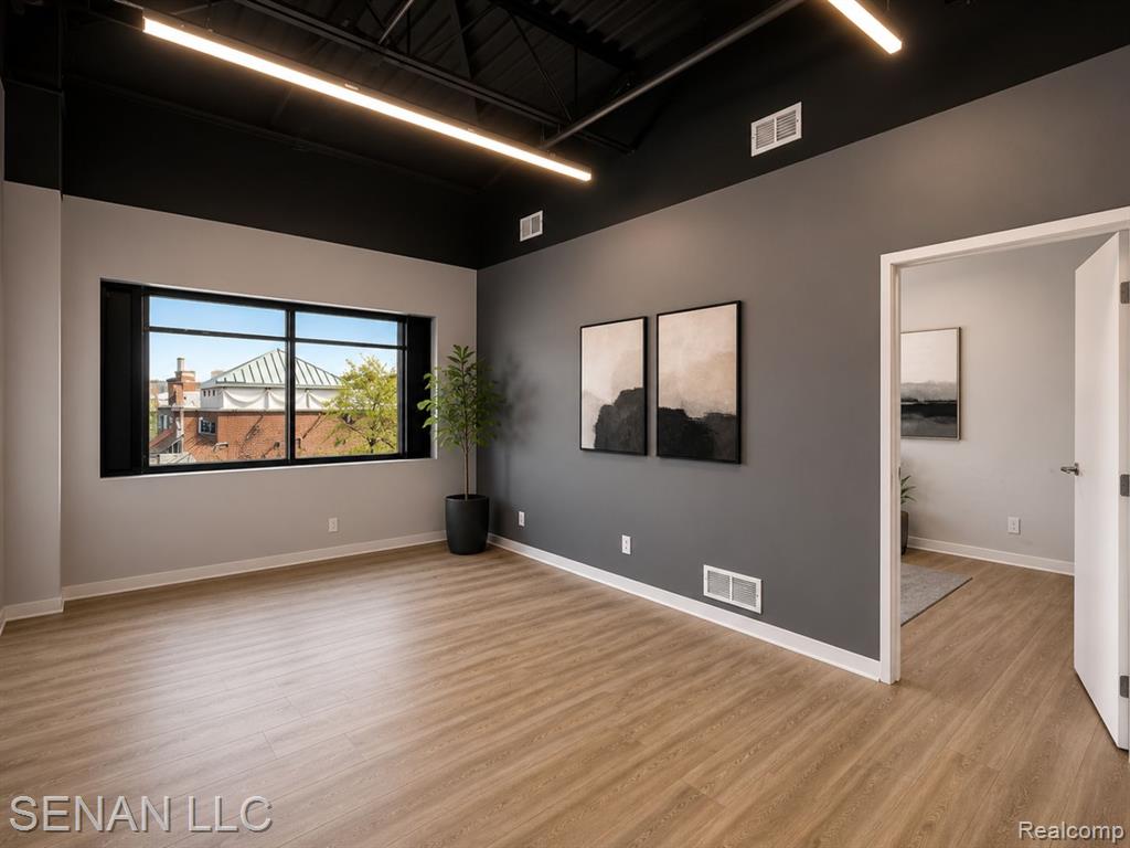 22241 Michigan Avenue Property Photo 9