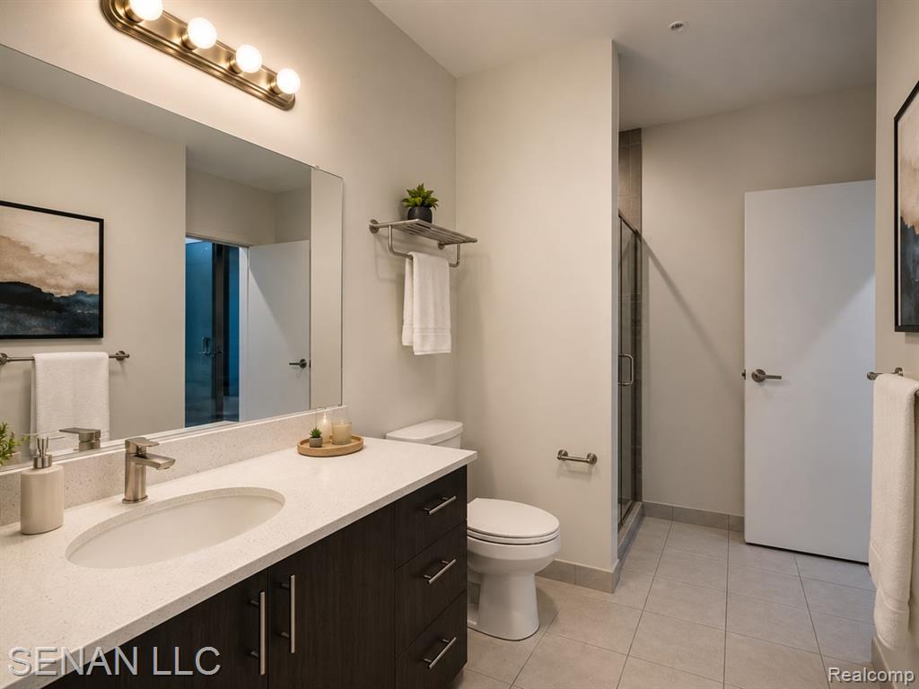 22241 Michigan Avenue Property Photo 10