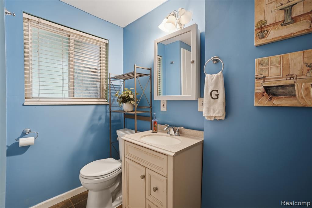 2478 Hiller Road Property Photo 20