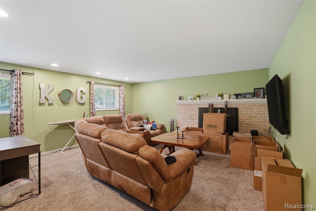 2478 Hiller Road Property Photo 25