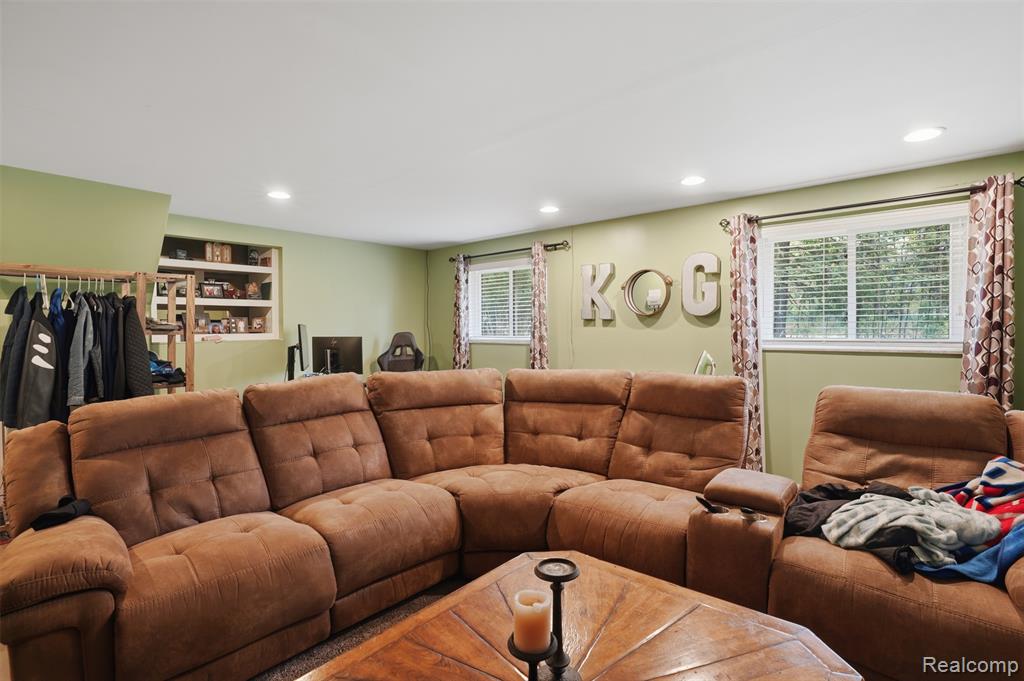 2478 Hiller Road Property Photo 28