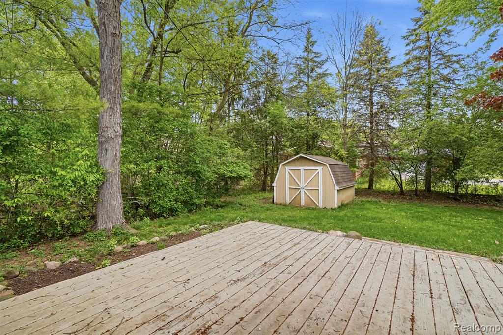 2478 Hiller Road Property Photo 32