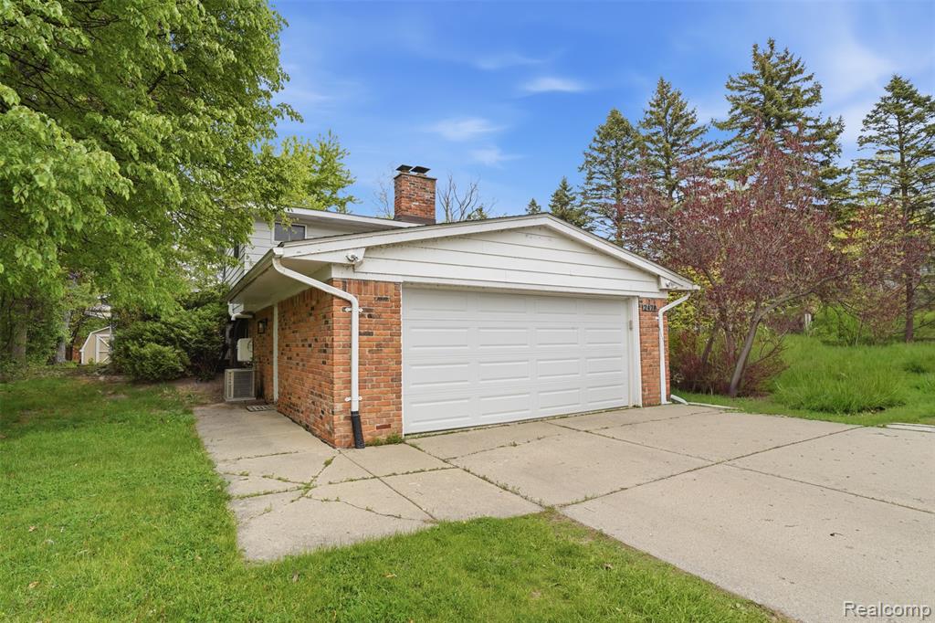 2478 Hiller Road Property Photo 33