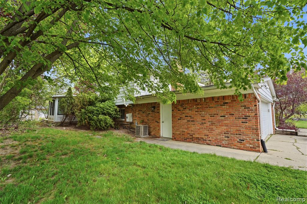 2478 Hiller Road Property Photo 34