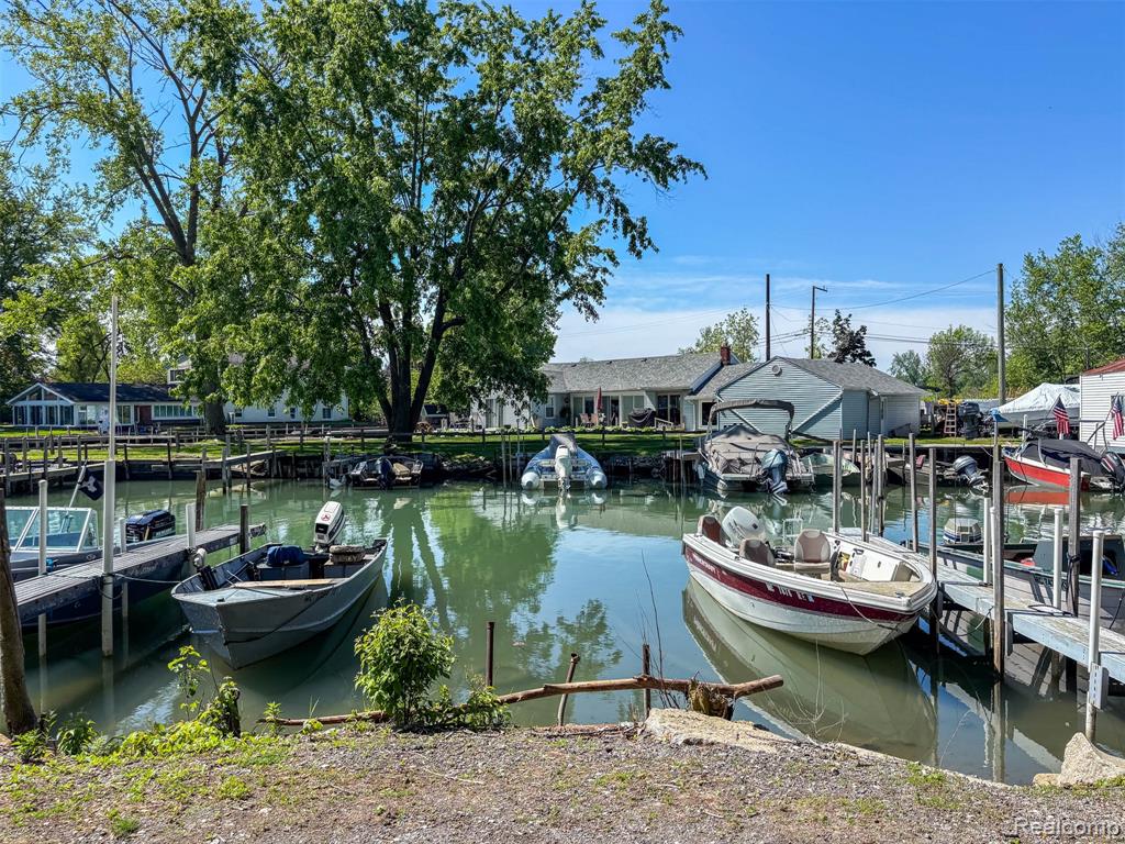 River Ln River Lane Boat Wls Property Photo 1