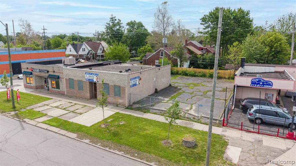 18311 - 18327 W Warren Avenue Property Photo 1