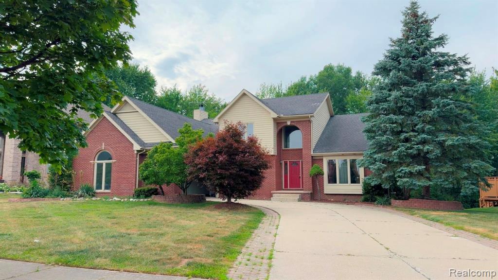 7782 Watford Drive Property Photo 2