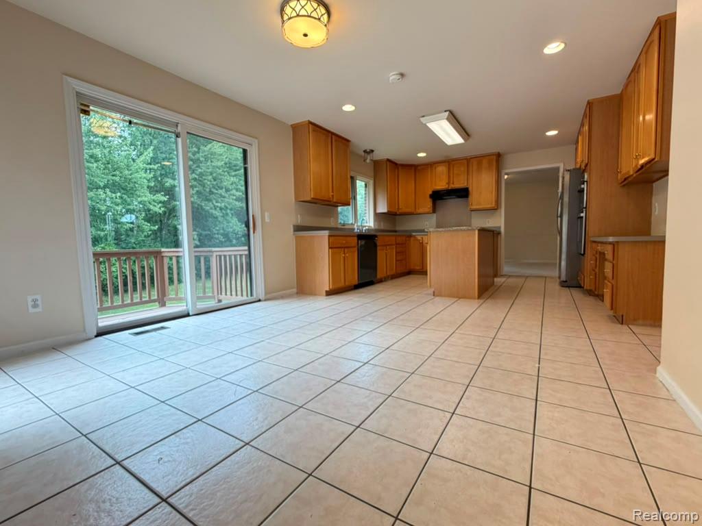 7782 Watford Drive Property Photo 6