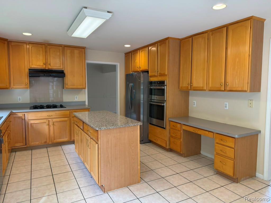 7782 Watford Drive Property Photo 7