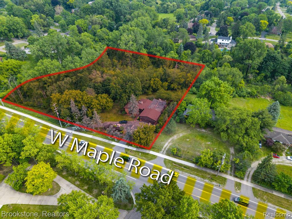 4665 W Maple Road Property Photo 1