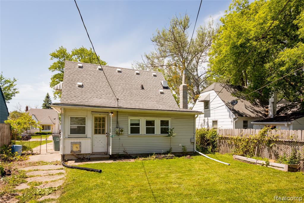 23122 Reynolds Avenue Property Photo 7