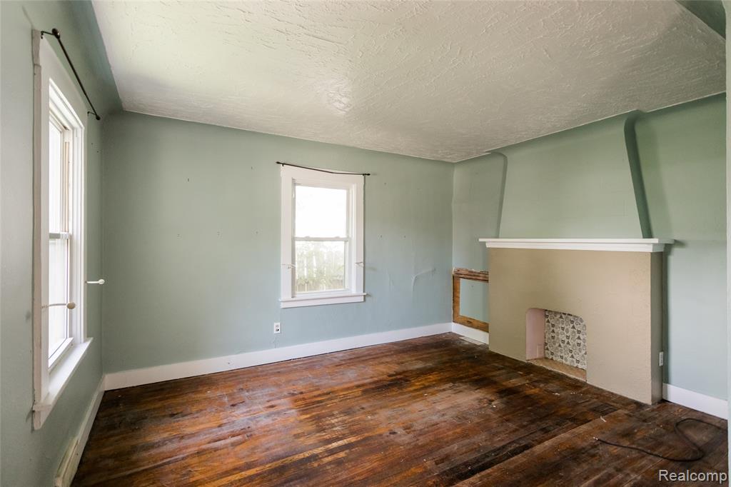 23122 Reynolds Avenue Property Photo 8