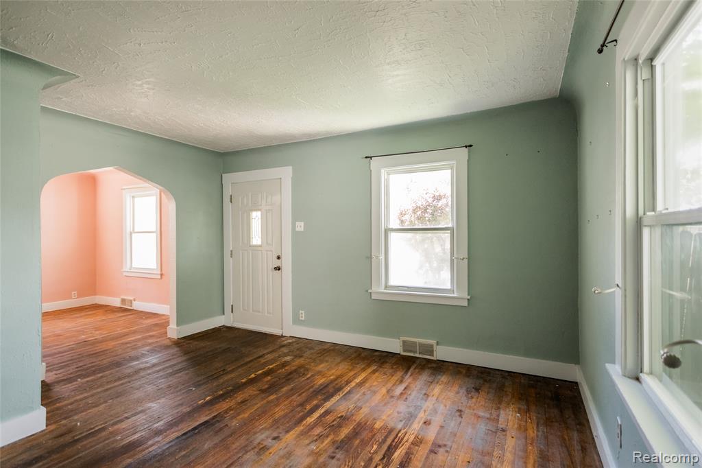 23122 Reynolds Avenue Property Photo 11