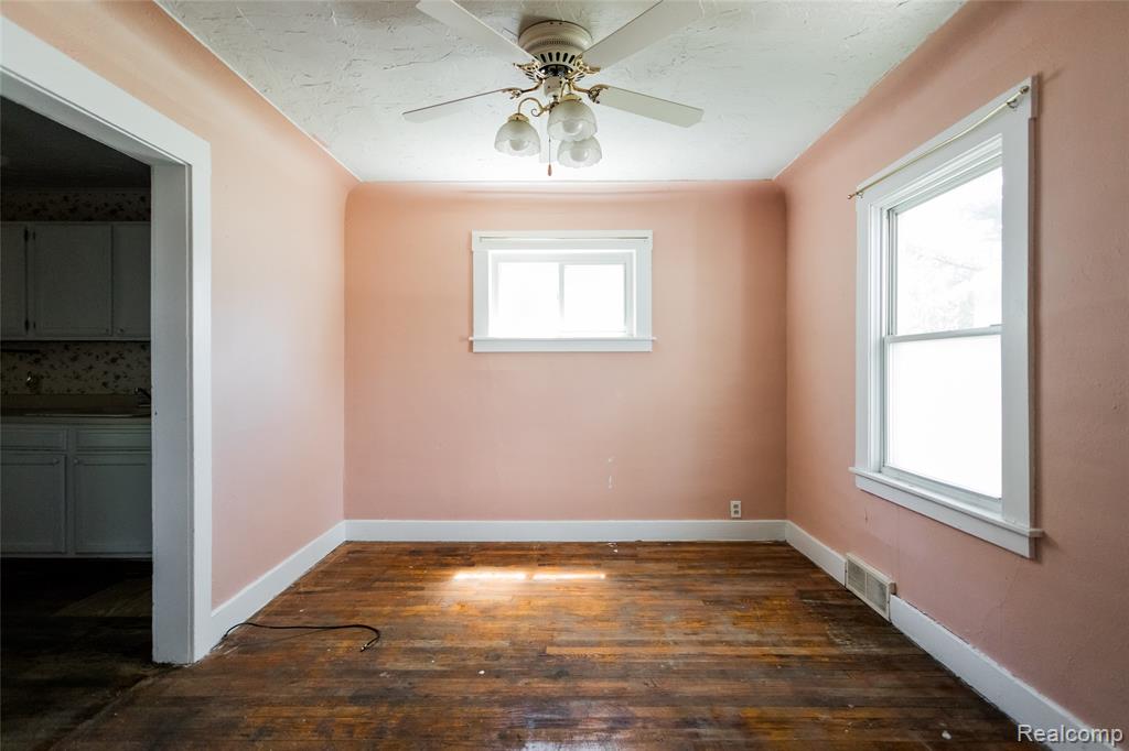23122 Reynolds Avenue Property Photo 13