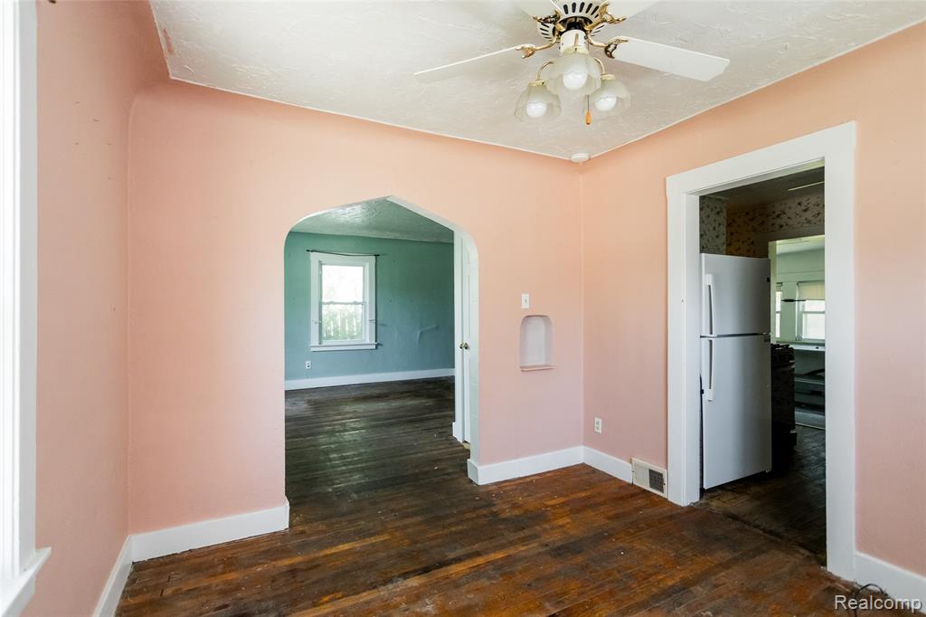 23122 Reynolds Avenue Property Photo 14