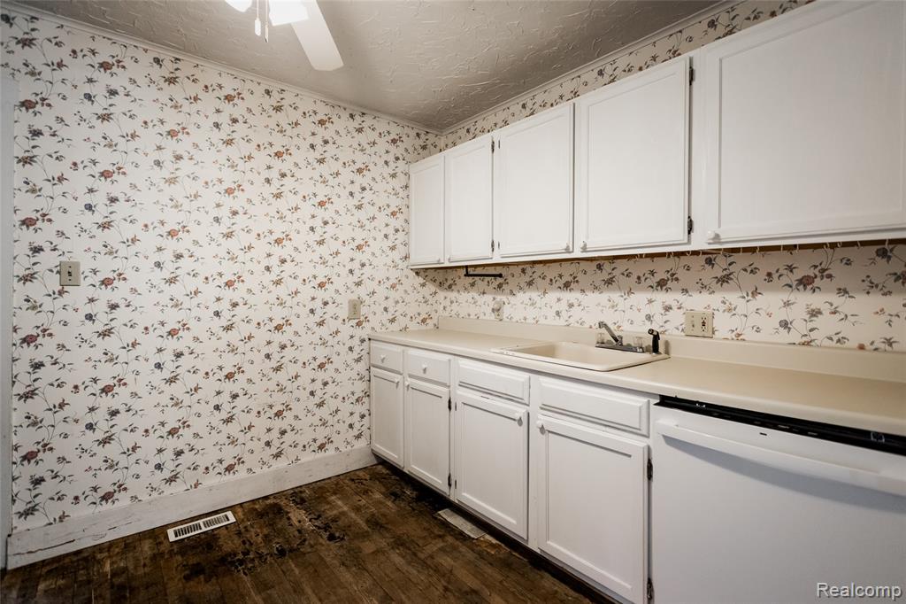 23122 Reynolds Avenue Property Photo 15