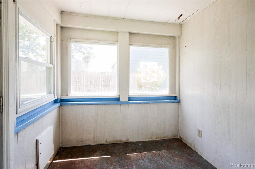 23122 Reynolds Avenue Property Photo 21