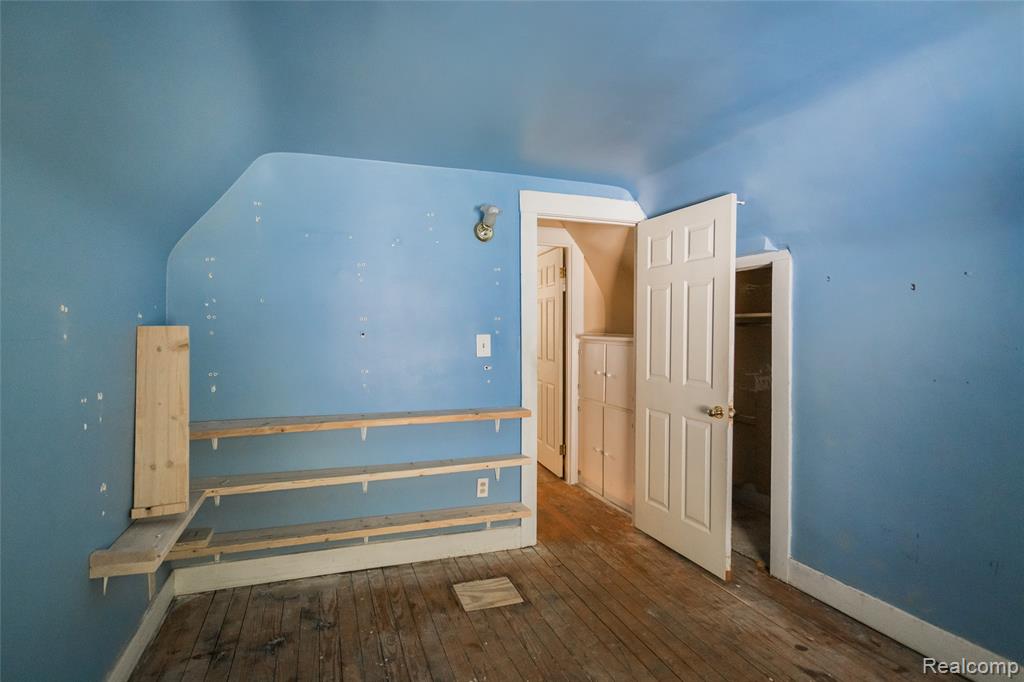 23122 Reynolds Avenue Property Photo 23