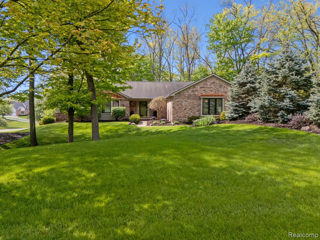 2484 PINE HOLLOW Trail Property Photo 1