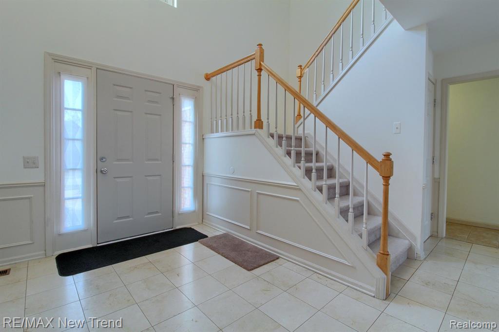 45331 Courtview Trail Property Photo 3