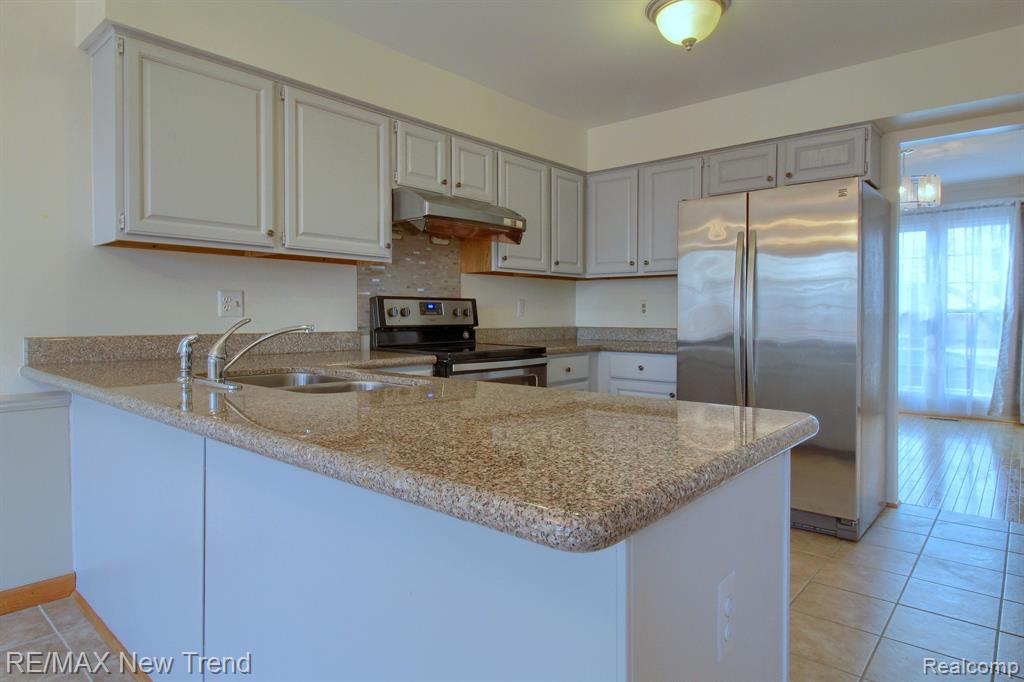 45331 Courtview Trail Property Photo 10