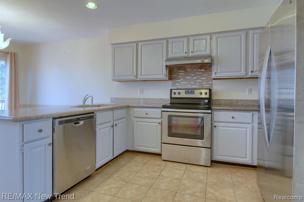 45331 Courtview Trail Property Photo 11