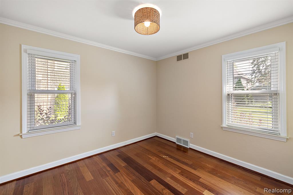 2546 Dorchester Road Property Photo 14