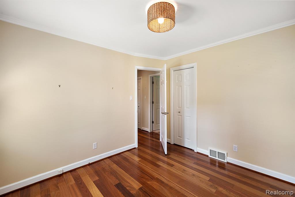 2546 Dorchester Road Property Photo 15