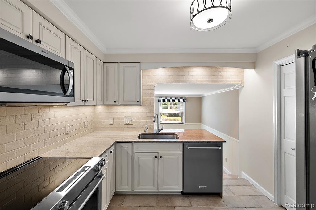 2546 Dorchester Road Property Photo 21
