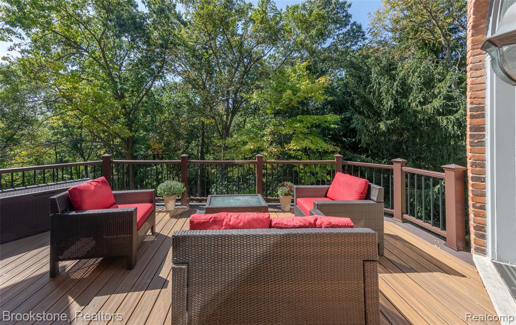 1494 Highpoint Property Photo 12