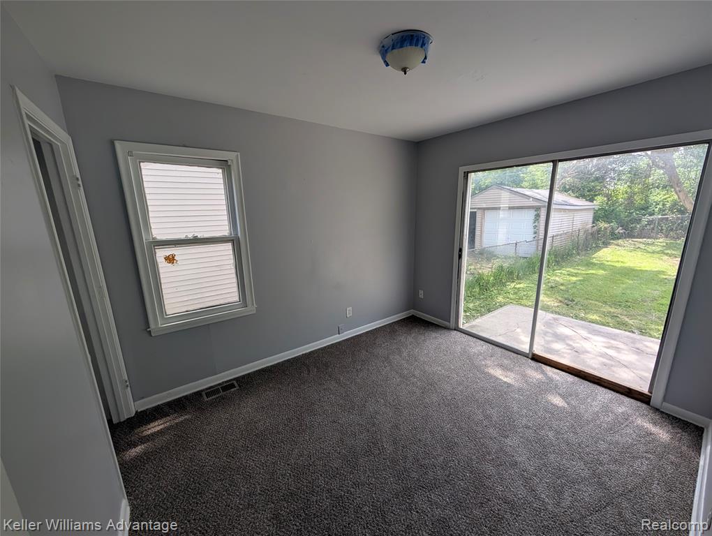 13076 Sherman Avenue Property Photo 5